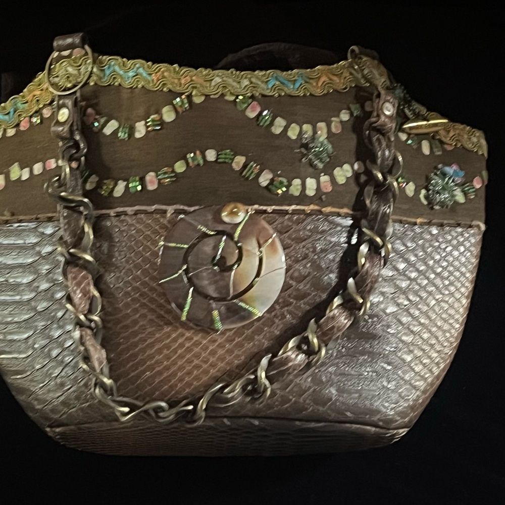 Mary Frances Beaded Shell Handbag - Picture 10 of 16